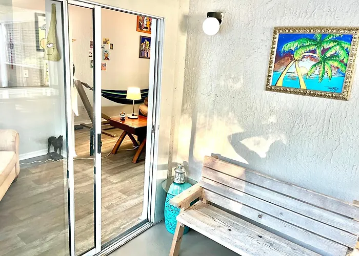 2 Bed Apt 10 Mins To Jacksonville Beach